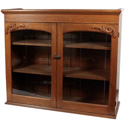 Cabinet top, oak 2-door glass front w/2 wood shelves, VG cond w/signs of light use, 34"H x 41"W x 12