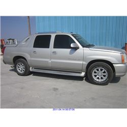 2004 - CADILLAC ESCALADE EXT