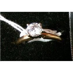 Estate 14kt Gold Ladies Ring with Diamond Solitaire