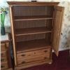 Image 4 : 4 Piece Matching Bedroom Set
