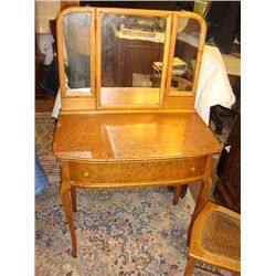 Birdseye Maple Ladies Vanity w/Mirrors