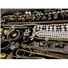 Image 5 : Safety Deposit Contents
