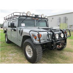 1999 HUMMER H1, S/N 137ZA8439XE183230, DIESEL ENG, STEREO SYSTEM, LIGHT BAR, BRUSH GUARD, LUGGAGE RA