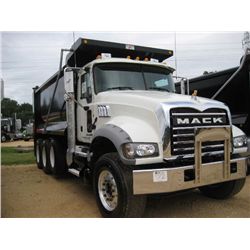 2014 MACK GU713 TRI-AXLE DUMP, S/N 1M2AX07C5EM019087, 445HP MACK MP8 ENGINE, MACK T310M 10 SPD TRANS
