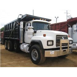 2003 MACK RD688S TRI-AXLE DUMP, S/N 1M2P267C13M065718, E7-350 MACK DIESEL ENGINE, 8LL TRANS, 44K REA