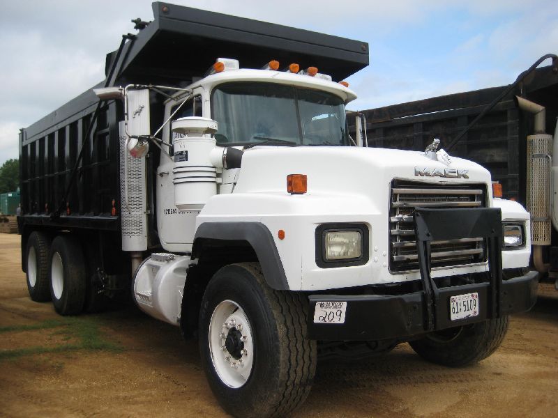 Mack R Tri Axle 2000 MACK RD 690S TRI-AXLE DUMP, S/N 1M2P264C0YM031538, EM7300 MACK ENG ...