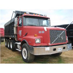 1998 VOLVO TRI-AXLE DUMP, S/N 4VHJCAJF2WN862722, CUMMINS DIESEL ENG, 8LL TRANS, 45K REARS, 18K FRONT