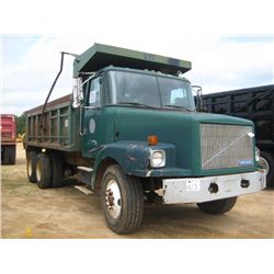 1994 VOLVO T/A DUMP, S/N 4V2JCBME2RR830398, CUMMINS L10 DIESEL ENG, 9 SPD FULLER TRANS, 40K REARS, 1