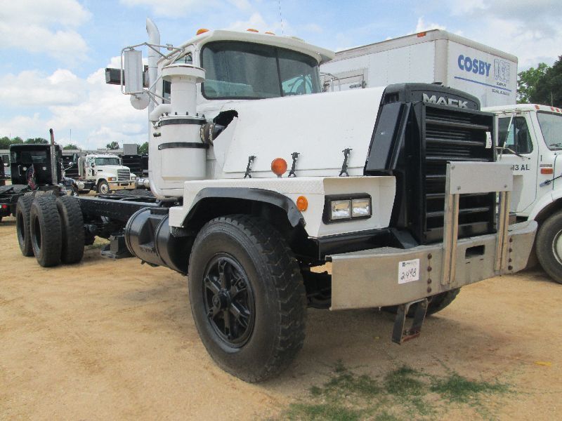 Mack R888 1998 MACK RD888SX T/A CAB & CHASSIS S/N 1M2P278CXWM002173 350 HP MACK ...