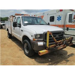 2002 FORD F350XL 4X4 SERVICE TRUCK, S/N 1FDSX35SX2EC57510, TRITON V10 GAS, A/T, FRONT MTD HYD POST P