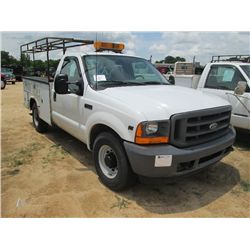 2001 FORD F250 SERVICE TRUCK, S/N 1FDNF20SX1EC39122, V10 GAS ENG, A/T, KNAPHEIDE SERVICE BODY STEEL 