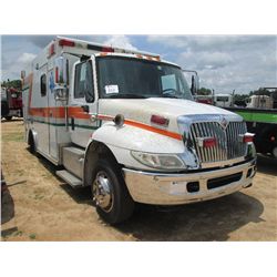 2005 INTERNATIONAL 4300 AMBULANCE, S/N 1HTMNAAM25H684104, DIESEL, A/T, AMBULANCE BODY, ODOMETER READ