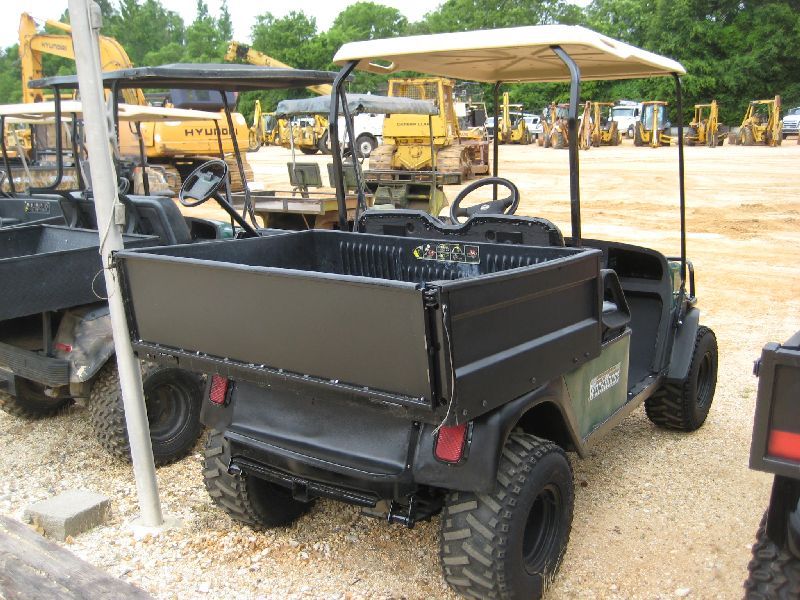 Golf Cart With Dump Bed EZ-GO WORKHORSE GOLF CART, S/N 1499323, GAS ENG, A/T, LIFT KIT, DUMP BED