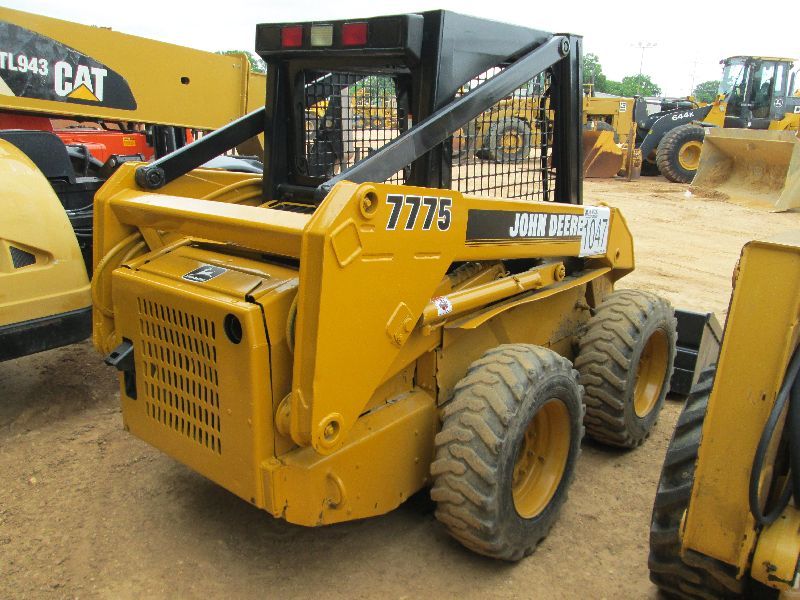 JOHN DEERE 7775 SKID STEER LOADER, S/N 20161, GP BUCKET, CANOPY J.M