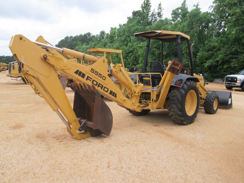 FORD 555D 4X4 LOADER BACKHOE, S/N AB20657, GP BUCKET, CANOPY, 36" REAR