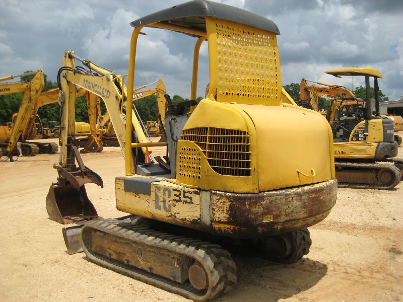 NEW HOLLAND EC35 MINI EXCAVATOR, S/N 003500/2137, 5' STK, 24" BUCKET