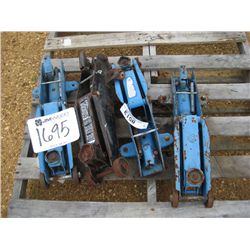 1 LOT (4) FLOOR JACKS