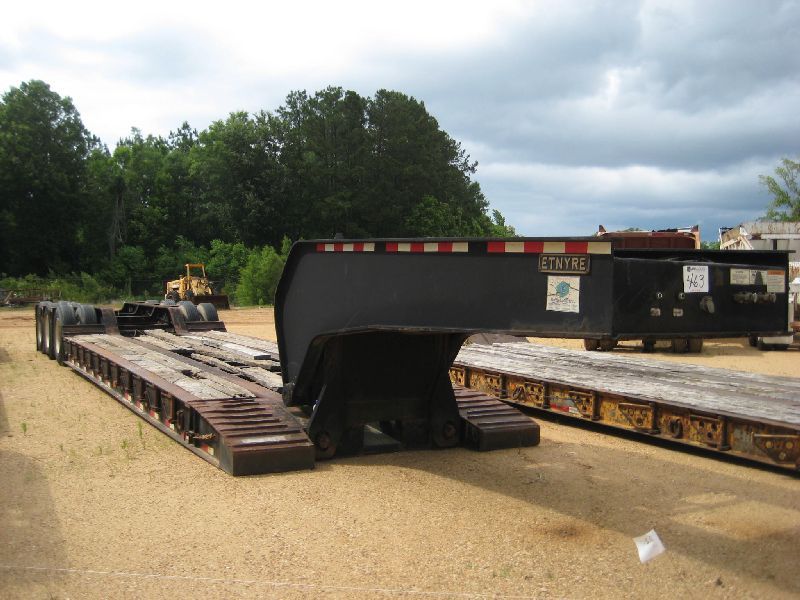Lowboy Out Riggers ETNYRE 24' TRI-AXLE DETACHABLE LOWBOY TRAILER, S/N 1E9Y24300WE11160 ...