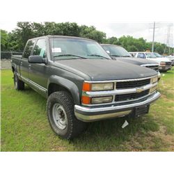2000 CHEVROLET 1500 4X4 PICKUP, S/N 1GCGK23R2YF405865, GAS ENGINE, CREWCAB, ODMETER READING 238,516 