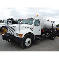 2001 INTERNATIONAL 4900 DISTRIBUTOR, S/N 1HTSDAAR21H386037, 7.6L INTERNATIONAL DIESEL, A/T, AIR BRAK