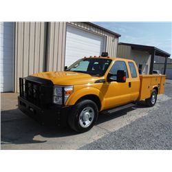 2011 FORD F350XL EXTENDED CAB SERVICE TRUCK, S/N 1FD8X3E65BEC54561 , 6.2L V8 GAS ENGINE, A/T, HOSE R