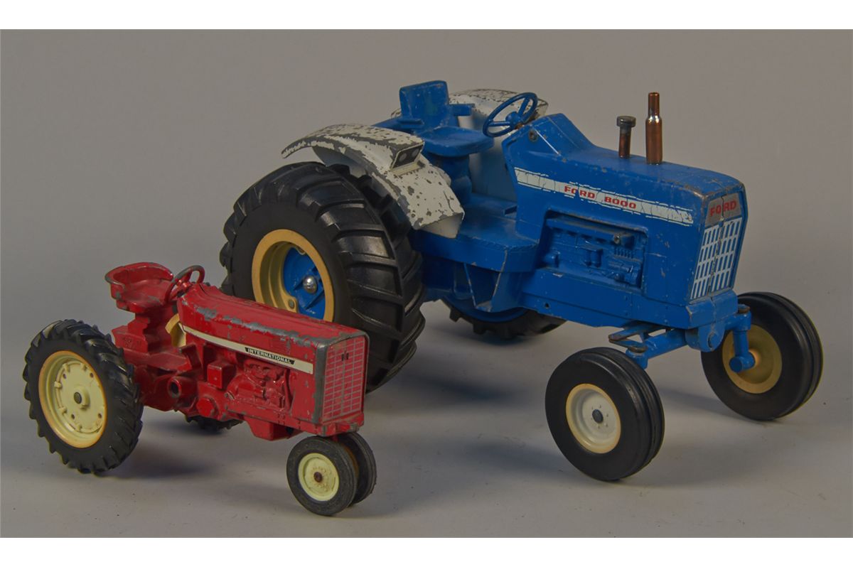 Metal Toy Tractors >> Lot Of 2 Ertl Die Cast Metal Toy Tractors Metal Toy Tractors >> Lot Of 2 Ertl Die Cast Metal Toy Tractors