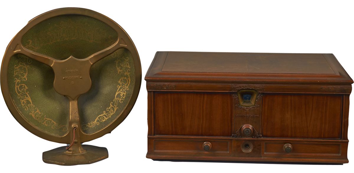 StrombergCarlson Model 635B "Treasure Chest" Radio