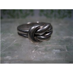 STERLING SILVER RING SIZE 7 T.W. 5.2 GRAMS