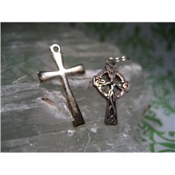 2 VINTAGE STERLING SILVER CROSS T.W. 1.8 GRAMS