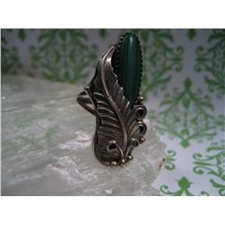 Vintage Sterling RING SIZE 8 GREEN AGATE SOUTHWESTERN STYLE T.W. 6.0 GRAMS