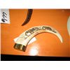 Image 1 : CARVED HORN