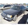 Image 4 : 1994 - MERCEDES BENZ E320 // RESTORED SALVAGE