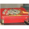 Image 1 : VINTAGE QUEEN ELEIZABETH II METAL TIN