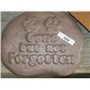 Image 1 : CONCRETE - PLAQUE - PET MEMORIAL