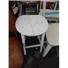 Image 1 : WOOD STOOL - WHITE