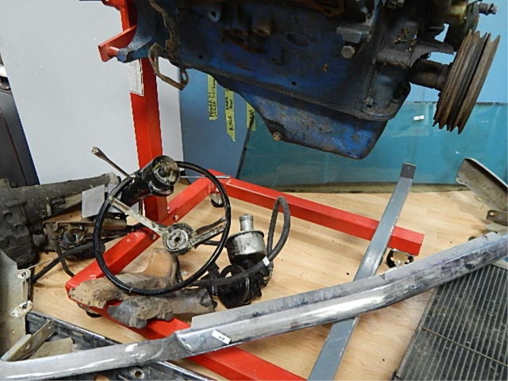 ENGINE STAND - RED - engine not included