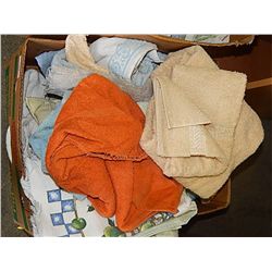 BOX OF ASSORTED LINEN & TOWELS FROM ESTATE