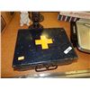 Image 1 : VINTAGE 1ST AID BOX