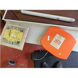 VINTAGE AND RETRO TWIST EXERCISER - 2 TOTAL