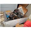 Image 1 : BOX AND CONTENTS