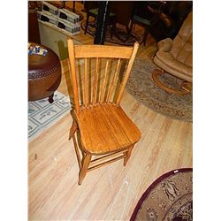 VINTAGE OLD COUNTRY DINING CHAIR - 4 X BID