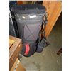 Image 1 : GOLF BAG NO CLUBS - BLACK & RED