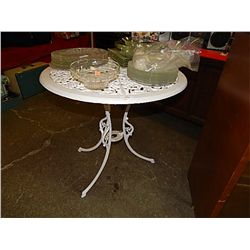 WHITE ROUND METAL BISTRO TABLE