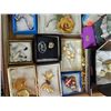 Image 2 : TRAY OF ASSORTED JEWELERY