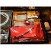 Image 5 : VINTAGE JEWELRY BOX AND CONTENTS
