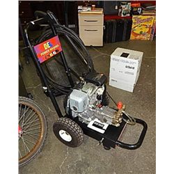 PRESSURE WASHER - HONDA GAS 2000PSI