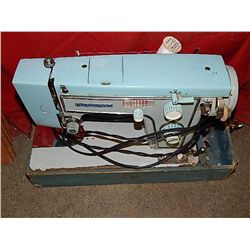 VINTAGE SEWING MACHINE