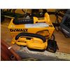 Image 1 : WET / DRY VAC - DEWALT HEAVY DUTY ½GAL 18VOL - WITH LITET