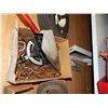 Image 1 : BOX OF HARDWARE