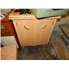 Image 1 : RETRO SEWING CABIENT